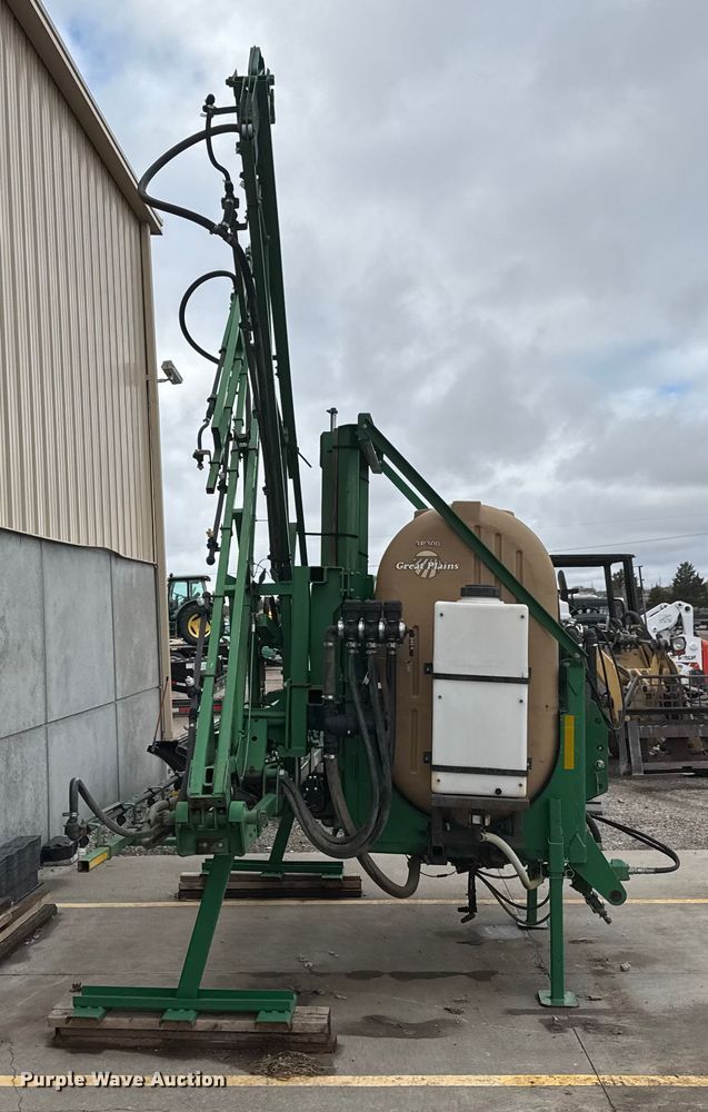 image for item NA9961 Great Plains CF500 sprayer