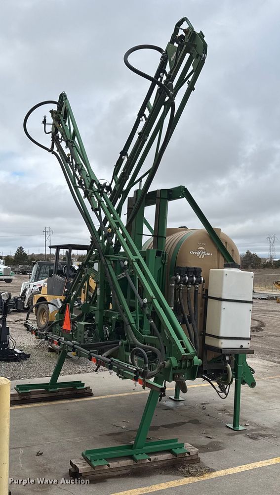 image for item NA9961 Great Plains CF500 sprayer