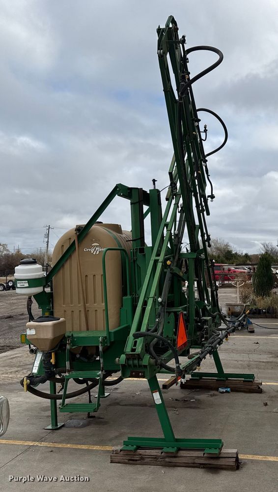 image for item NA9961 Great Plains CF500 sprayer