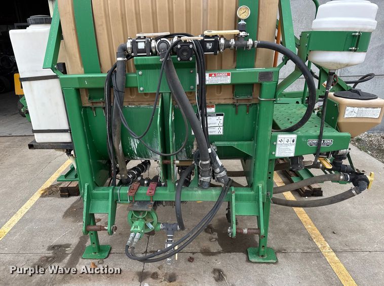image for item NA9961 Great Plains CF500 sprayer