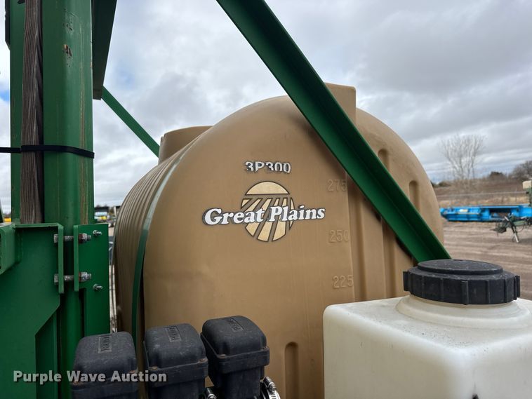 image for item NA9961 Great Plains CF500 sprayer