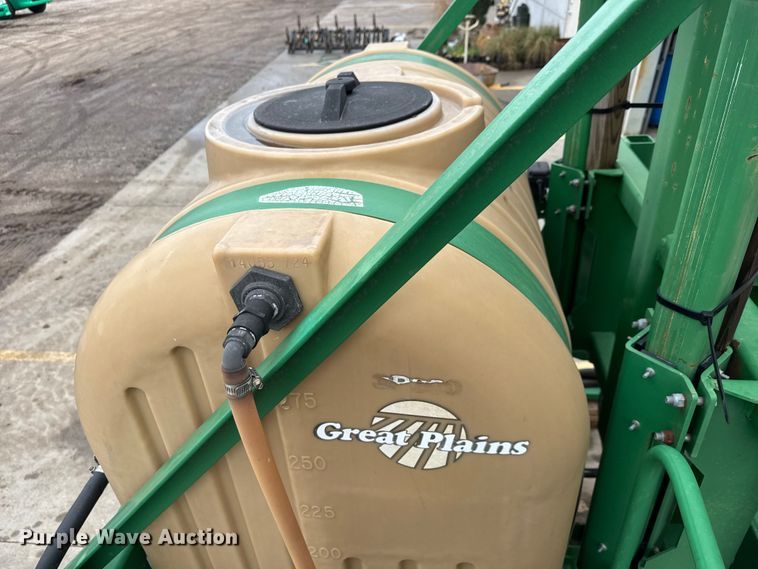 image for item NA9961 Great Plains CF500 sprayer