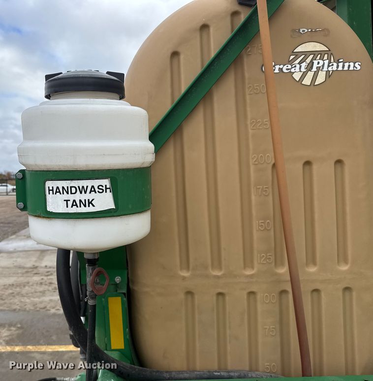 image for item NA9961 Great Plains CF500 sprayer