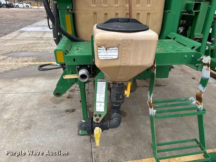 image for item NA9961 Great Plains CF500 sprayer