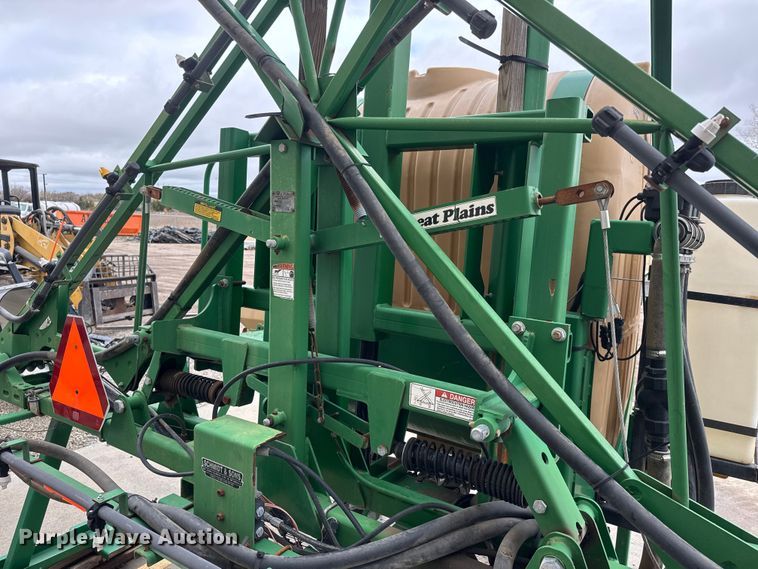 image for item NA9961 Great Plains CF500 sprayer