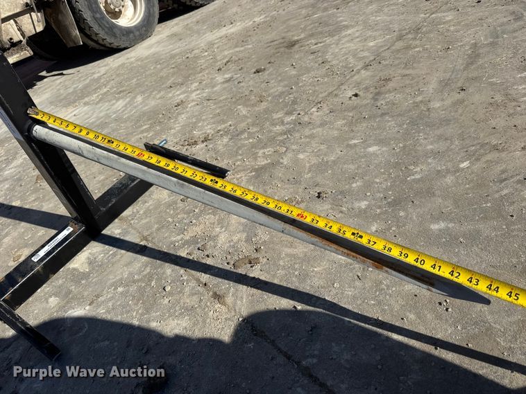 image for item NA9991 Tri-L 3PTW-2200 bale spear