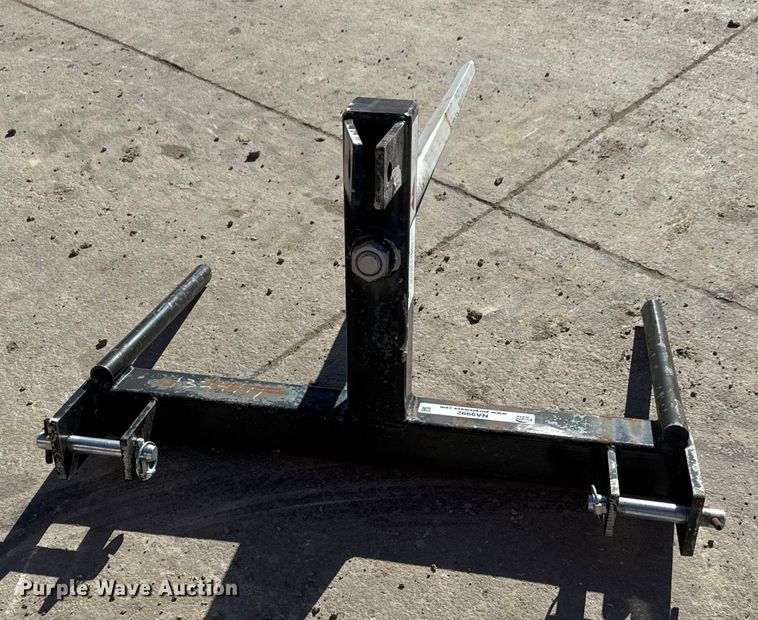 image for item NA9992 Tri-L 3PT-2200 I-Match bale spear