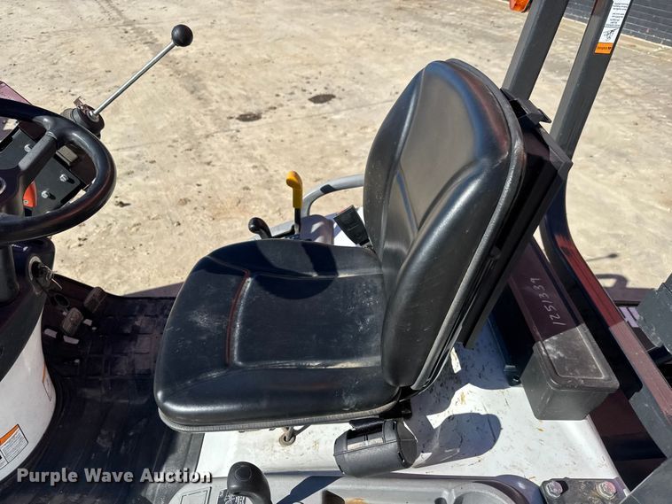 image for item NA9999 2021 Bobcat CT1025 MFWD tractor