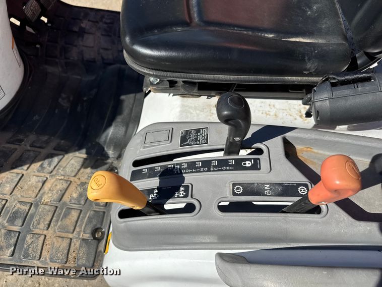 image for item NA9999 2021 Bobcat CT1025 MFWD tractor