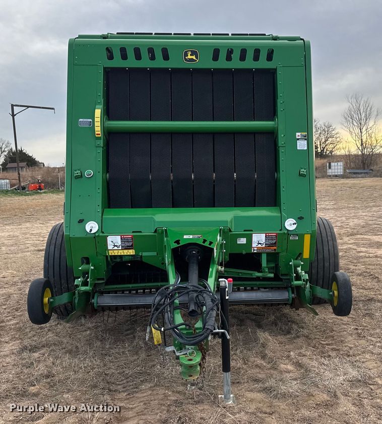 image for item NB9023 2020 John Deere 560R round baler