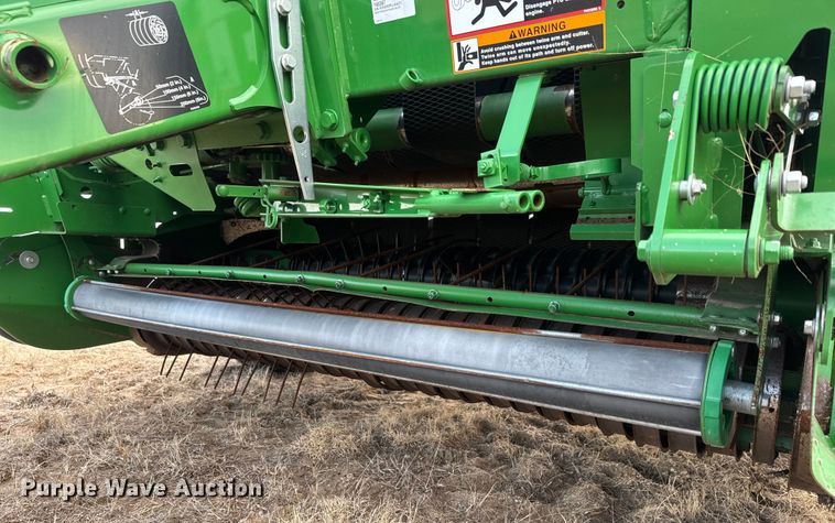 image for item NB9023 2020 John Deere 560R round baler