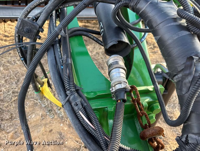 image for item NB9023 2020 John Deere 560R round baler