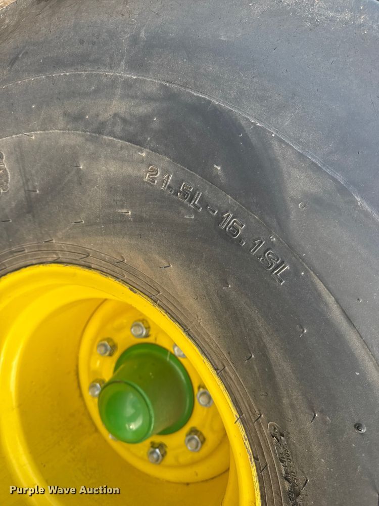 image for item NB9023 2020 John Deere 560R round baler