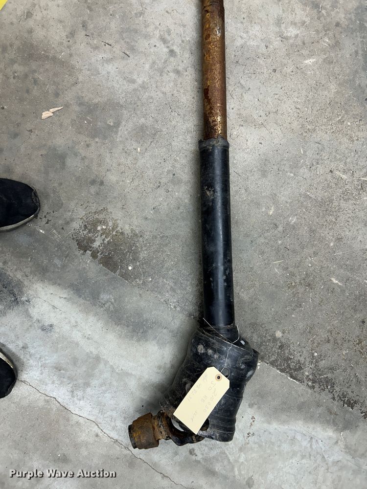 image for item NB9023 2020 John Deere 560R round baler