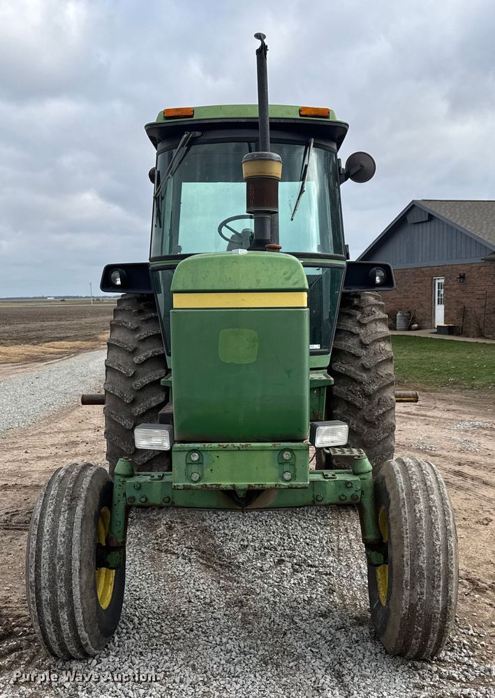 image for item NB9025 1975 John Deere 4230 tractor