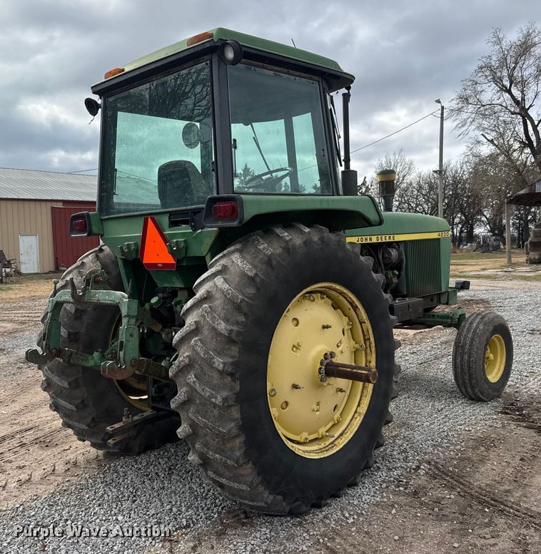 image for item NB9025 1975 John Deere 4230 tractor