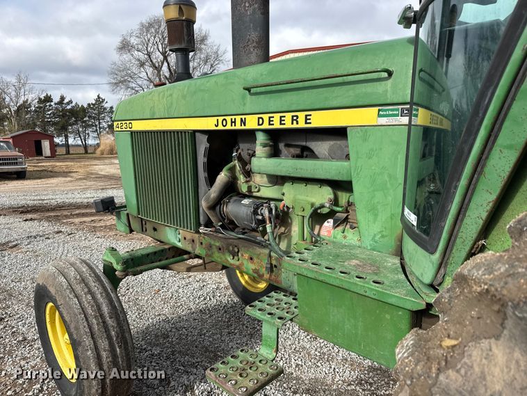 image for item NB9025 1975 John Deere 4230 tractor