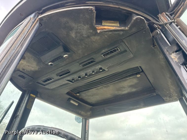 image for item NB9025 1975 John Deere 4230 tractor