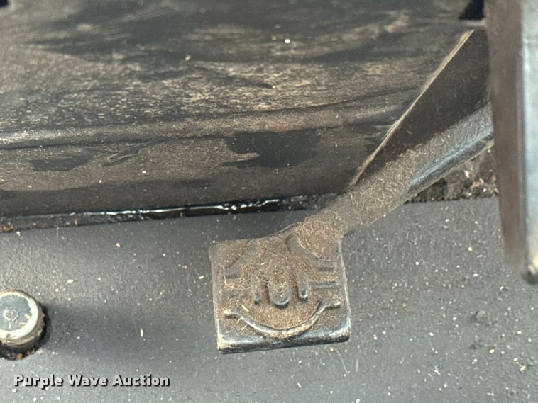 image for item NB9025 1975 John Deere 4230 tractor