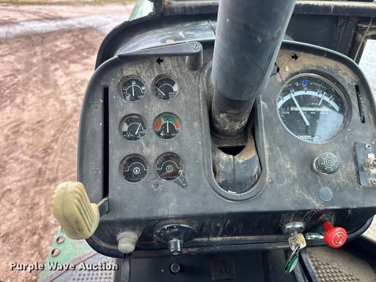 image for item NB9025 1975 John Deere 4230 tractor