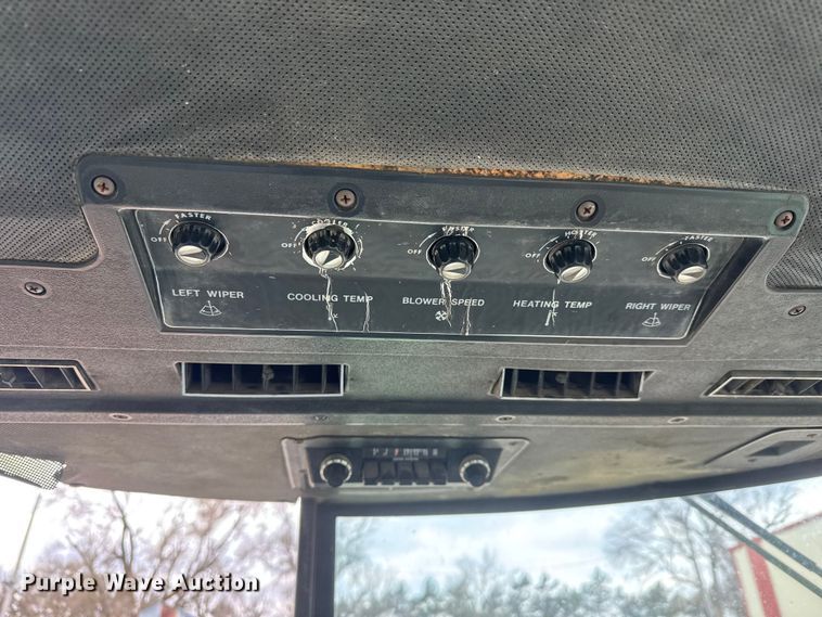 image for item NB9025 1975 John Deere 4230 tractor