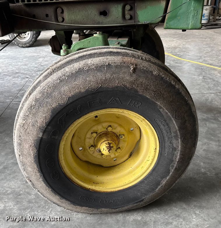 image for item NB9025 1975 John Deere 4230 tractor