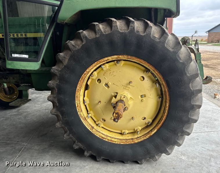 image for item NB9025 1975 John Deere 4230 tractor