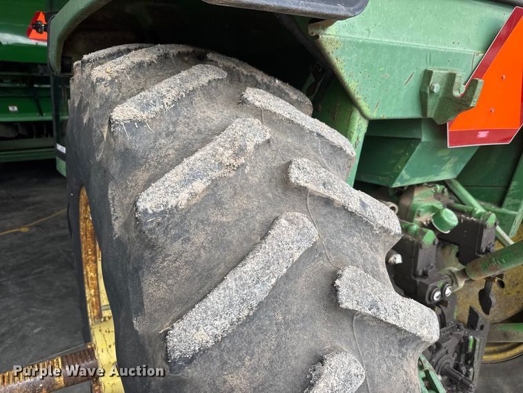 image for item NB9025 1975 John Deere 4230 tractor