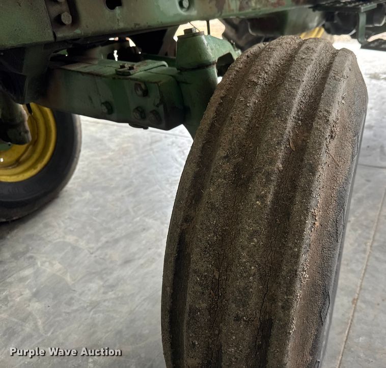 image for item NB9025 1975 John Deere 4230 tractor