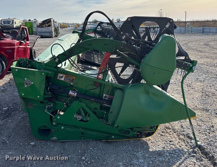 image for item YA1519 2015 John Deere 635FD HydraFlex flex draper head