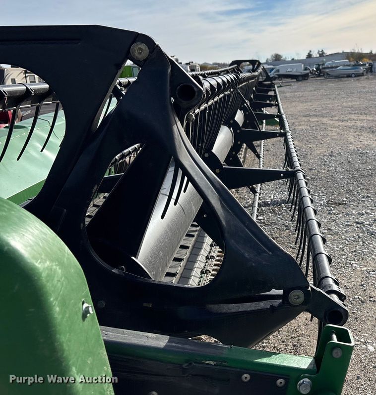 image for item YA1519 2015 John Deere 635FD HydraFlex flex draper head