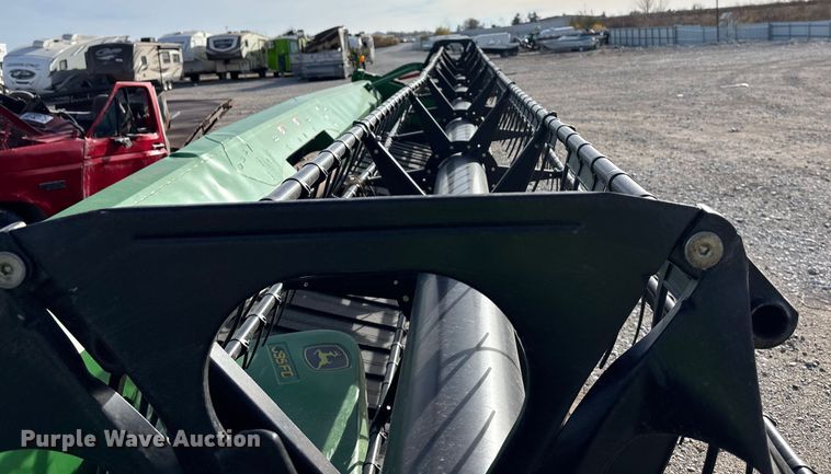 image for item YA1519 2015 John Deere 635FD HydraFlex flex draper head