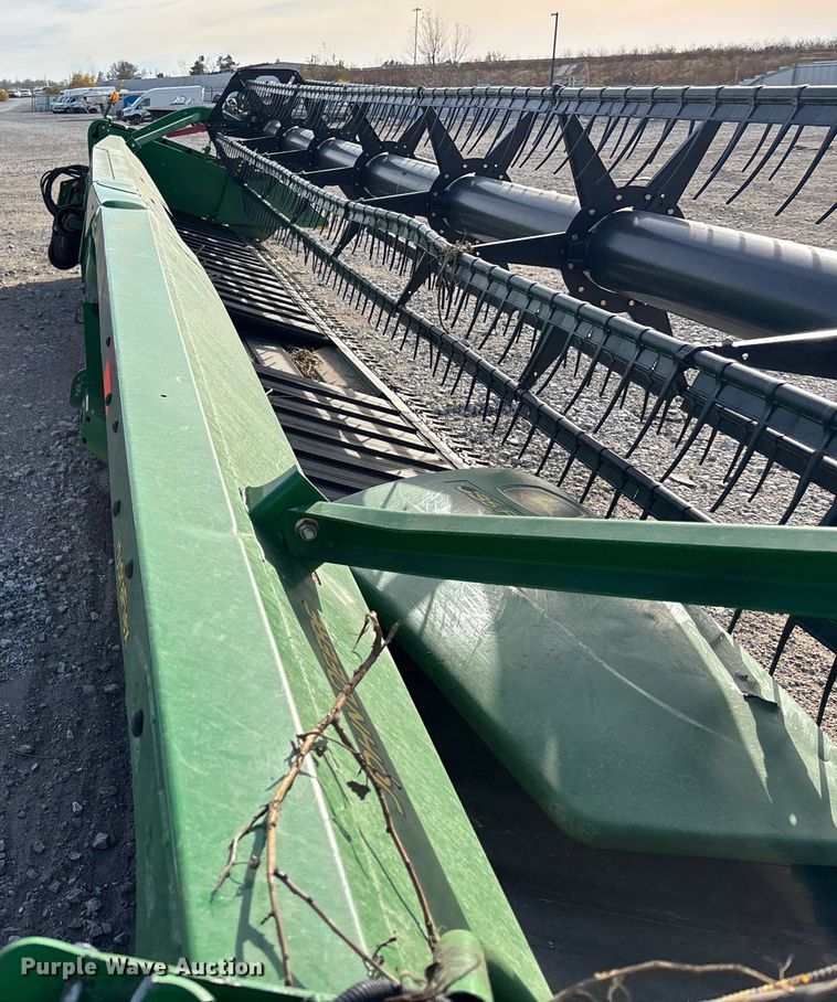 image for item YA1519 2015 John Deere 635FD HydraFlex flex draper head