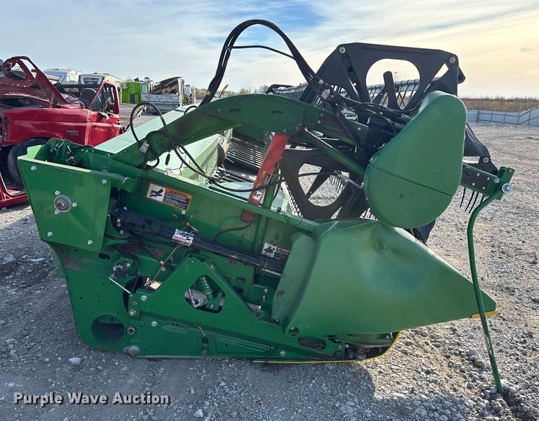 image for item YA1519 2015 John Deere 635FD HydraFlex flex draper head