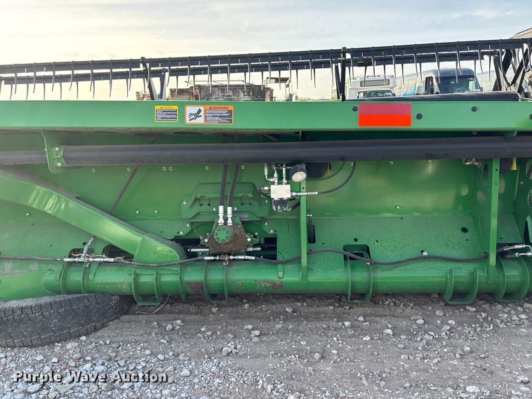 image for item YA1519 2015 John Deere 635FD HydraFlex flex draper head