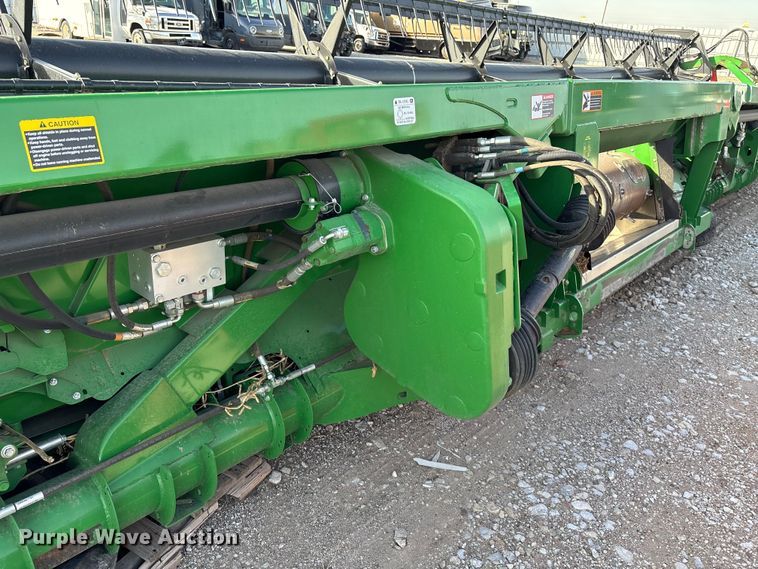 image for item YA1519 2015 John Deere 635FD HydraFlex flex draper head
