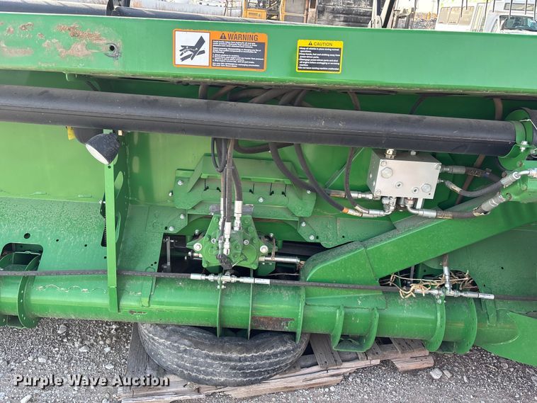 image for item YA1519 2015 John Deere 635FD HydraFlex flex draper head