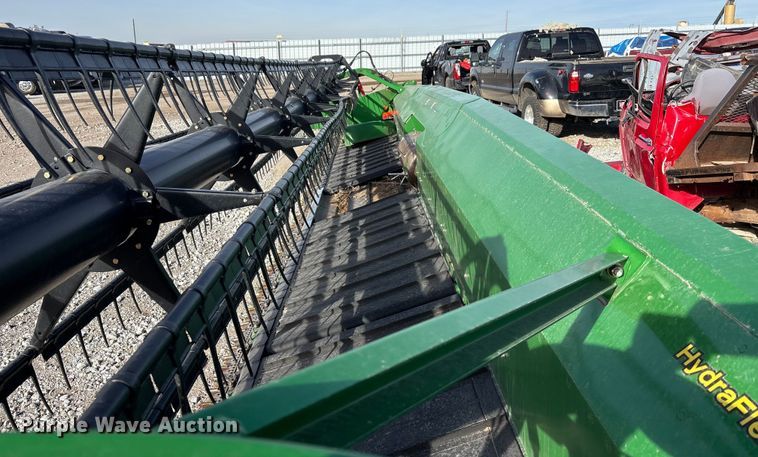 image for item YA1519 2015 John Deere 635FD HydraFlex flex draper head