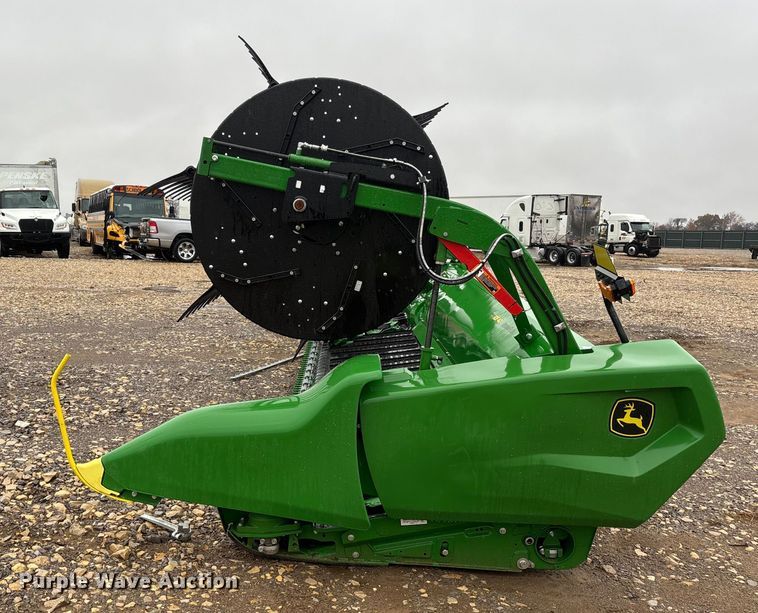 image for item YA1547 2025 John Deere RDF40 HydraFlex flex draper head