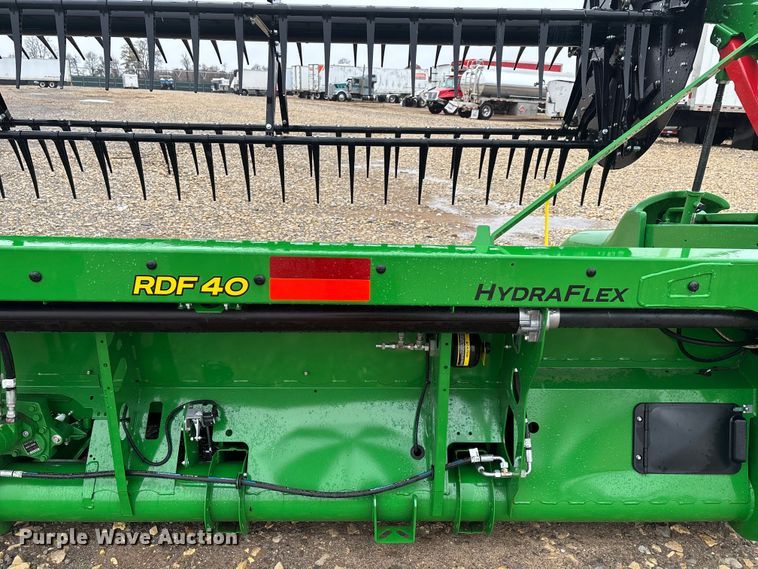 image for item YA1547 2025 John Deere RDF40 HydraFlex flex draper head