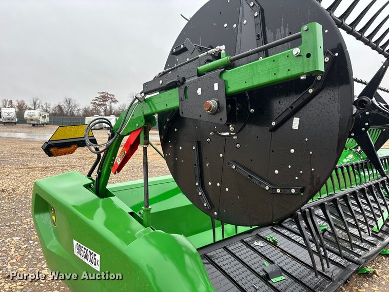image for item YA1547 2025 John Deere RDF40 HydraFlex flex draper head