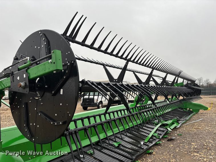 image for item YA1547 2025 John Deere RDF40 HydraFlex flex draper head