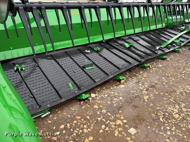 image for item YA1547 2025 John Deere RDF40 HydraFlex flex draper head