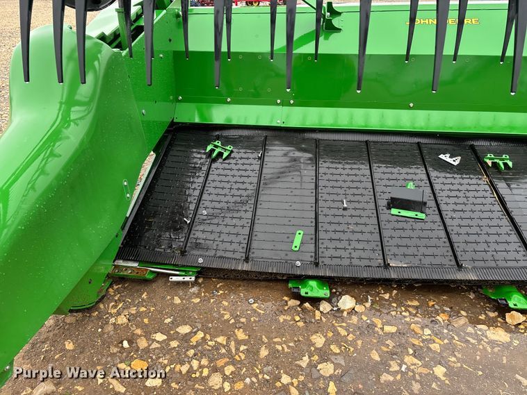 image for item YA1547 2025 John Deere RDF40 HydraFlex flex draper head