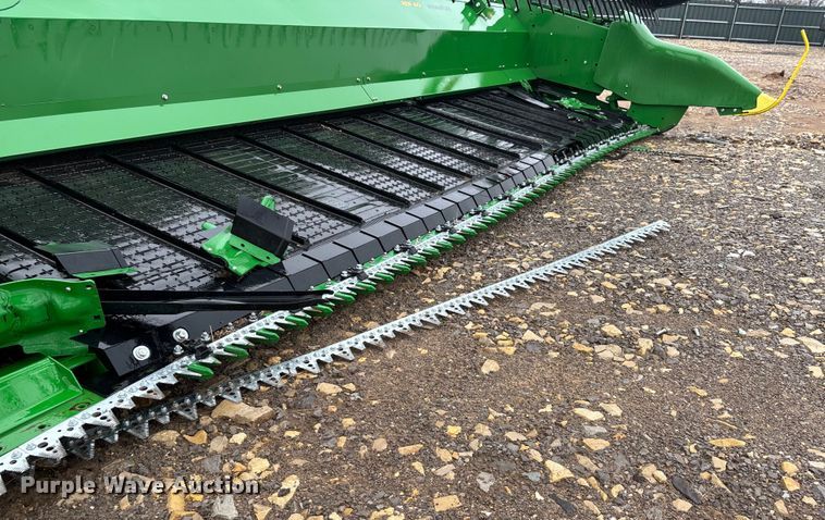 image for item YA1547 2025 John Deere RDF40 HydraFlex flex draper head