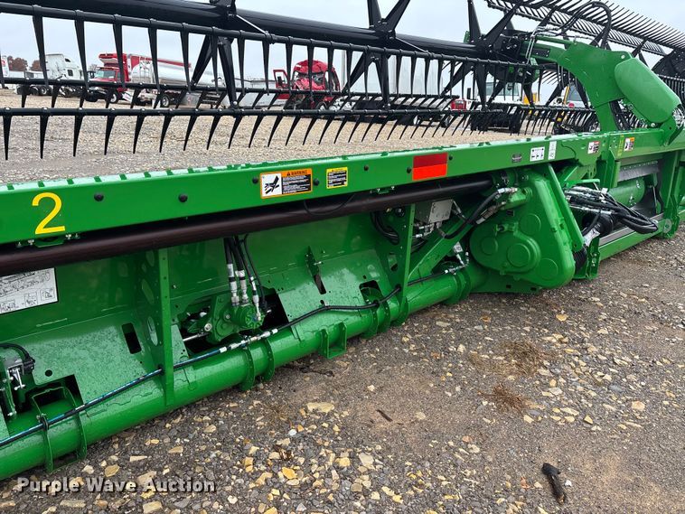 image for item YA1547 2025 John Deere RDF40 HydraFlex flex draper head