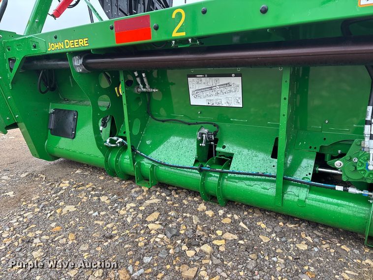 image for item YA1547 2025 John Deere RDF40 HydraFlex flex draper head