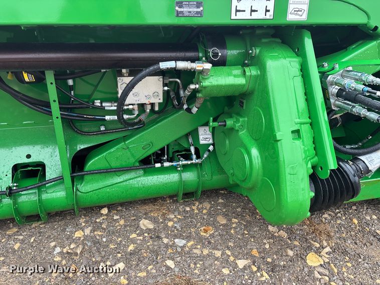 image for item YA1547 2025 John Deere RDF40 HydraFlex flex draper head