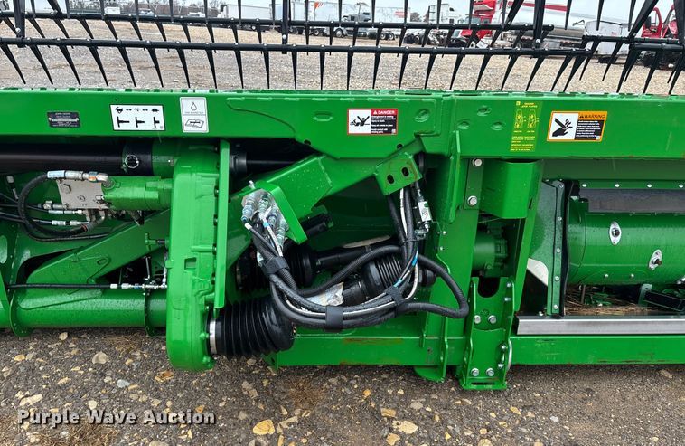 image for item YA1547 2025 John Deere RDF40 HydraFlex flex draper head