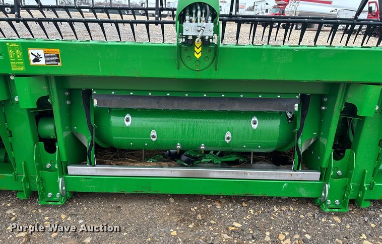 image for item YA1547 2025 John Deere RDF40 HydraFlex flex draper head